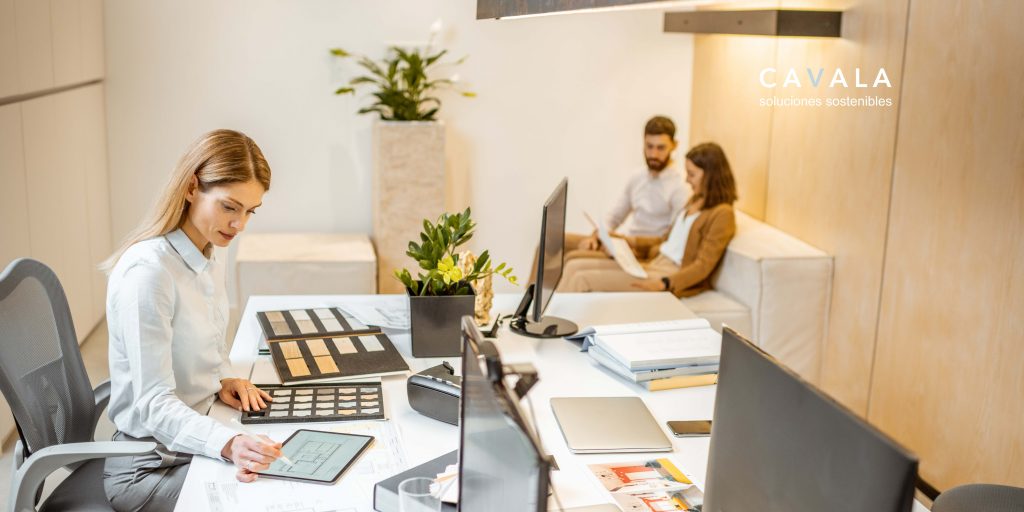 El marco regulatorio ambiental en Europa está en constante evolución, con nuevas directivas, normativas y objetivos que buscan acelerar la transición hacia una economía más sostenible y baja en carbono.